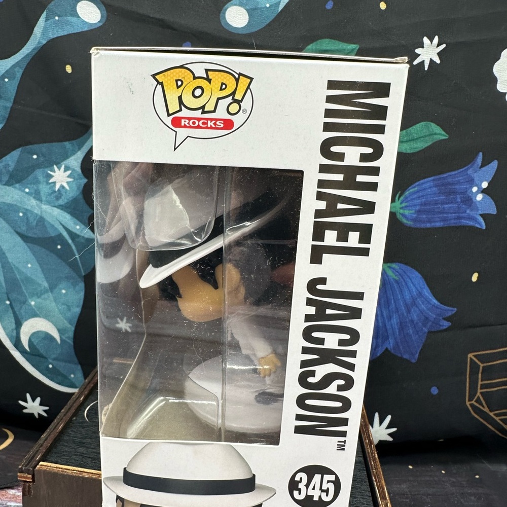 Funko Pop! Rock: Michael Jackson Smooth Criminal Vinyl Figure #345 - Picture 3 of 5